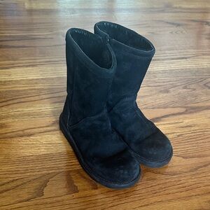 UGG Classic Black Boots Woman’s Size 6